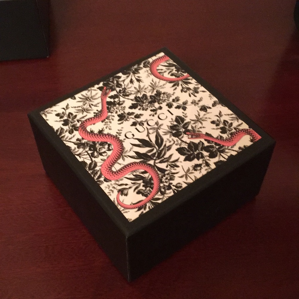 Gucci jewelry accessory box and pouch - Picture 4 of 11